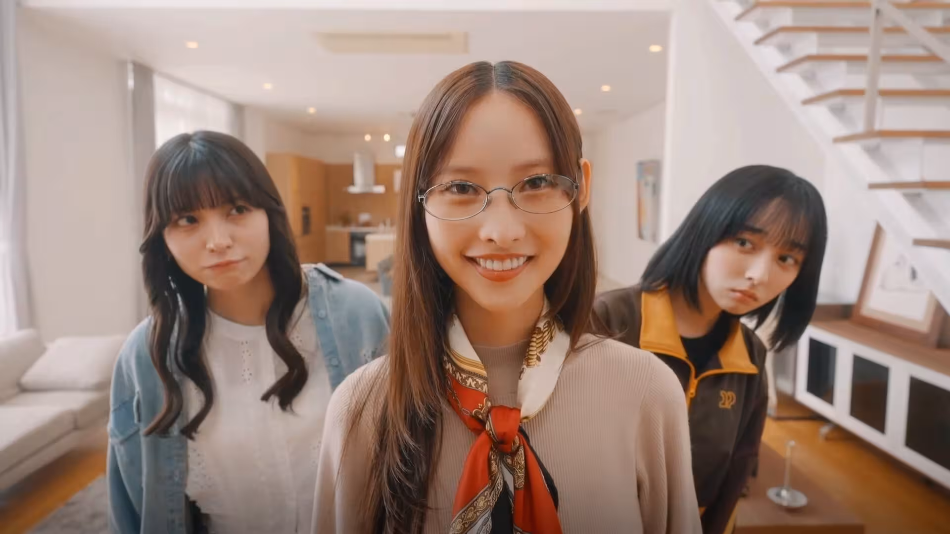 嘟嘟嘟~恋爱信号响不停，美女室友们教我如何淡定？/Roommates, Romance, and Ringing Hearts-2