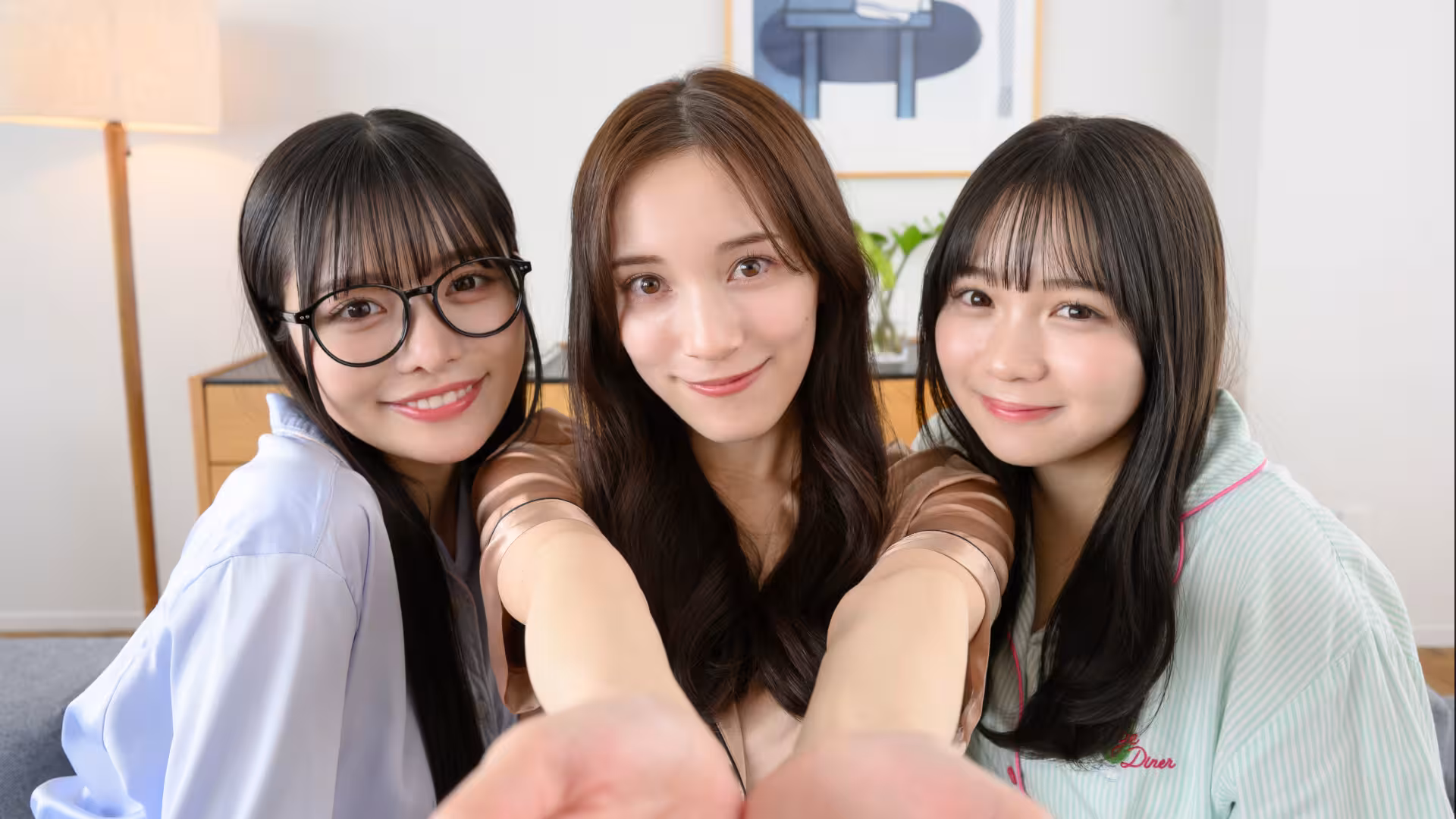 HamKoi 转生为仓鼠的我与三姐妹的甜蜜生活