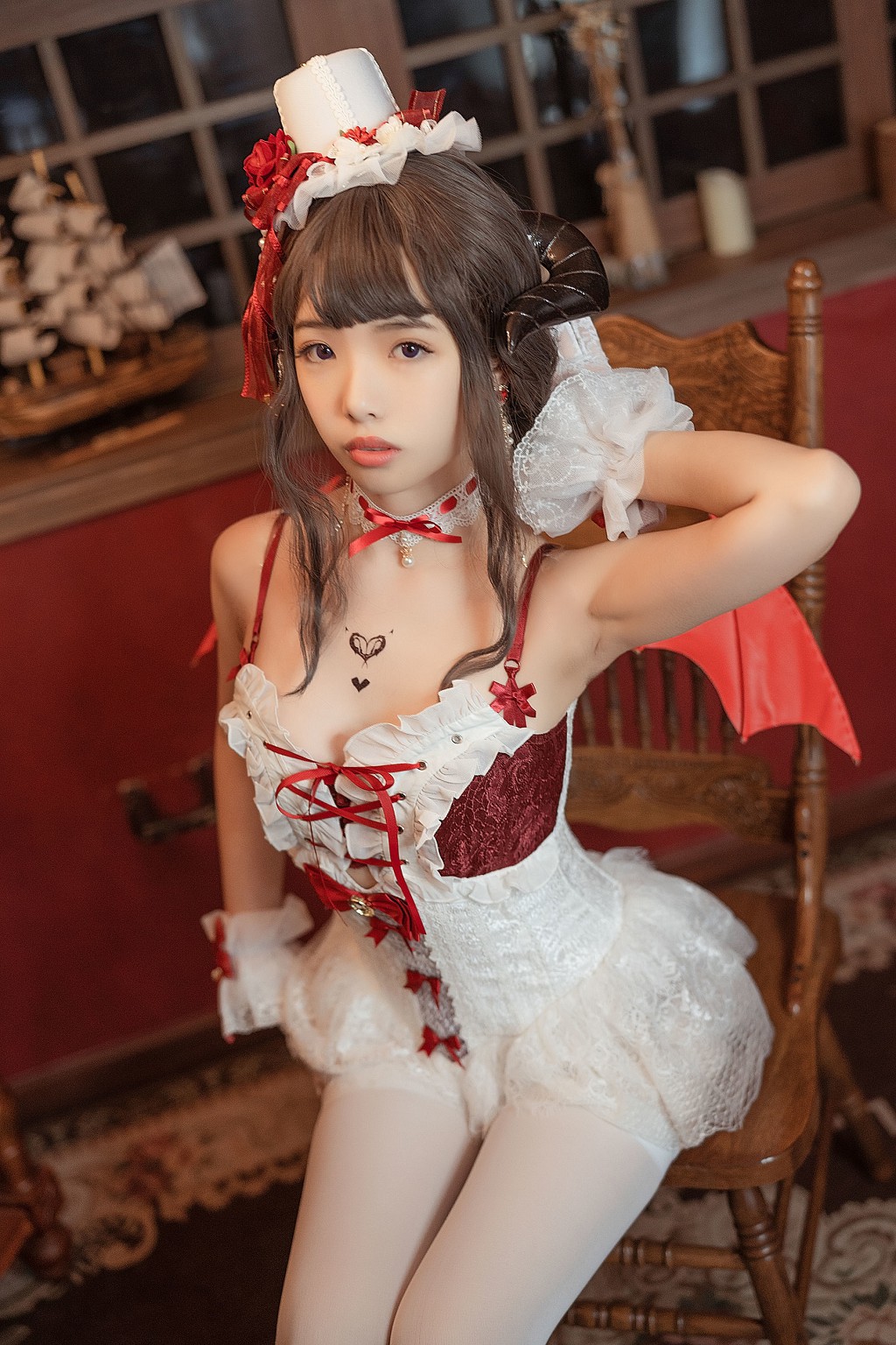 雯妹不讲道理《魅魔 Elegant devil》 [COSPLAY福利] 写真集[35P]（1/35）