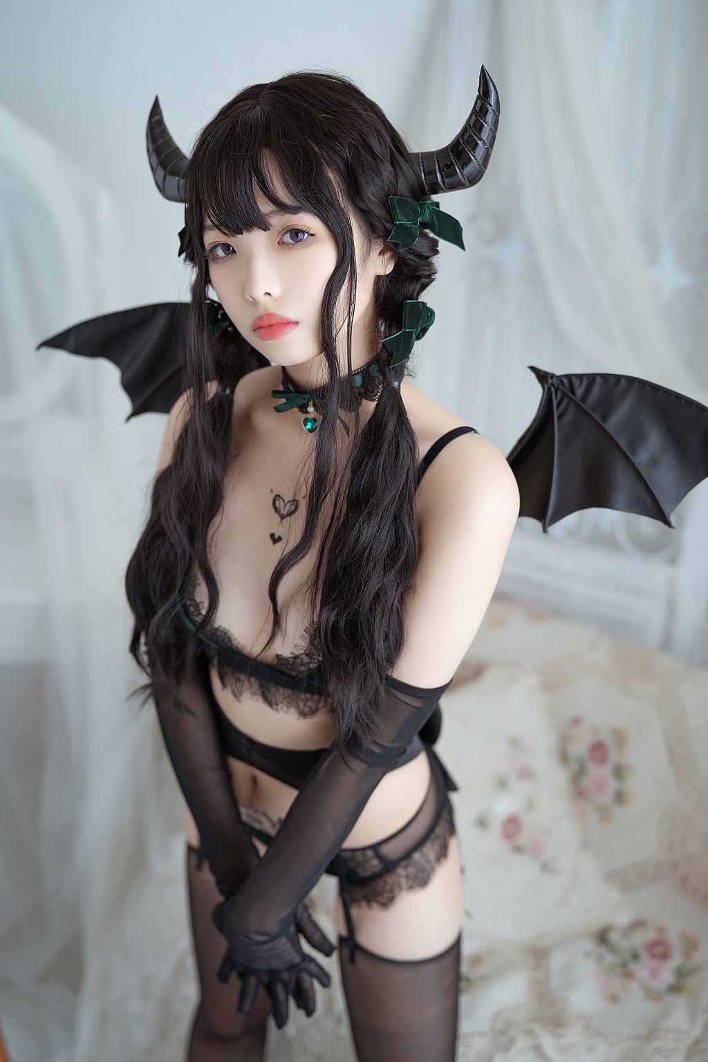 雯妹不讲道理《魅魔 Proud devil》  [COSPLAY福利] 写真集[50P]（1/50）