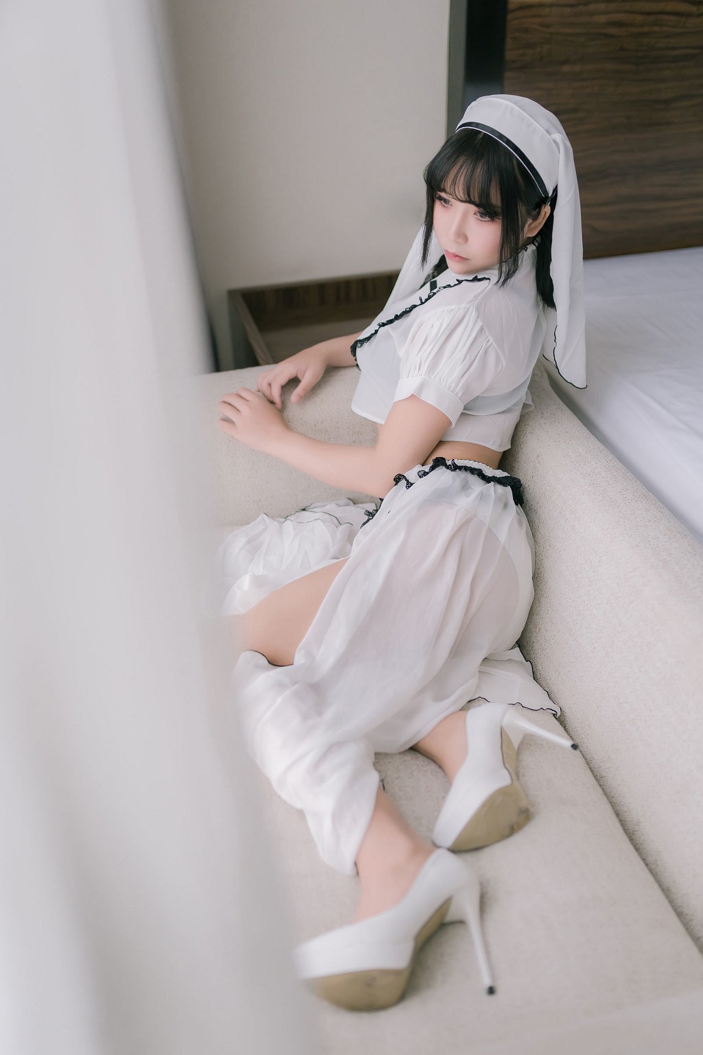 COSER抱走莫子aa《纯白修女》 [COSPLAY美女] 写真集[42P]（2/42）