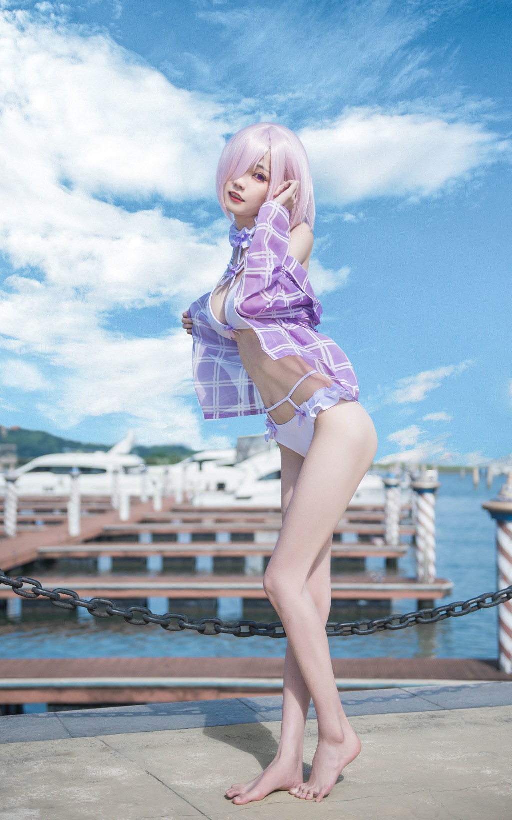 你的负卿 《玛修泳装爱宕窗台》  [Cosplay福利] 写真集[44P]（1/44）