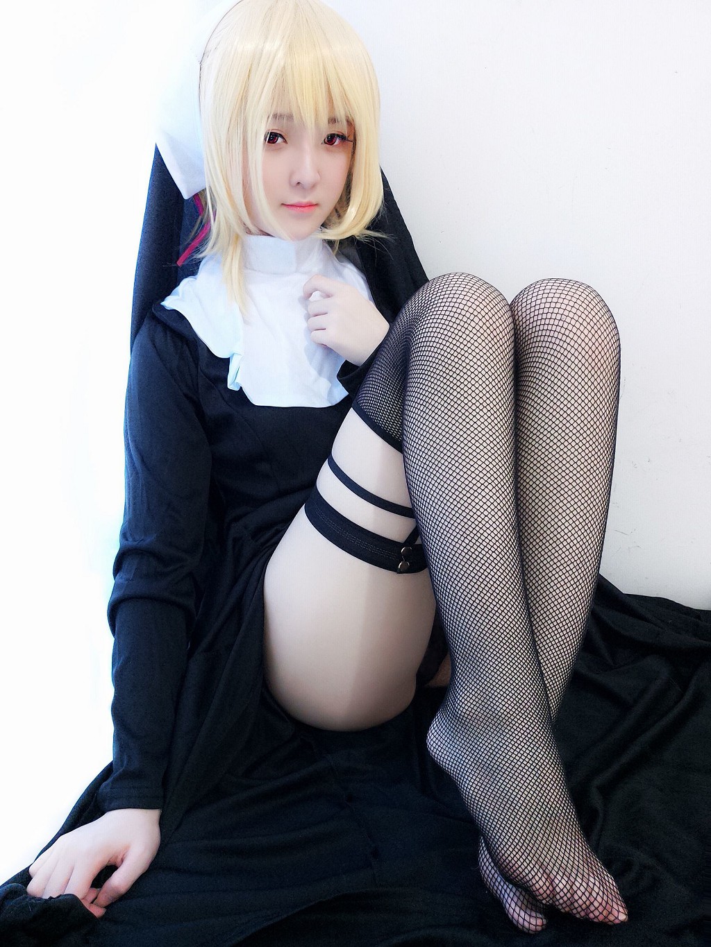 一小央泽 《修女小姐姐（黑）》 [Cosplay美女] 写真集[21P]（2/21）