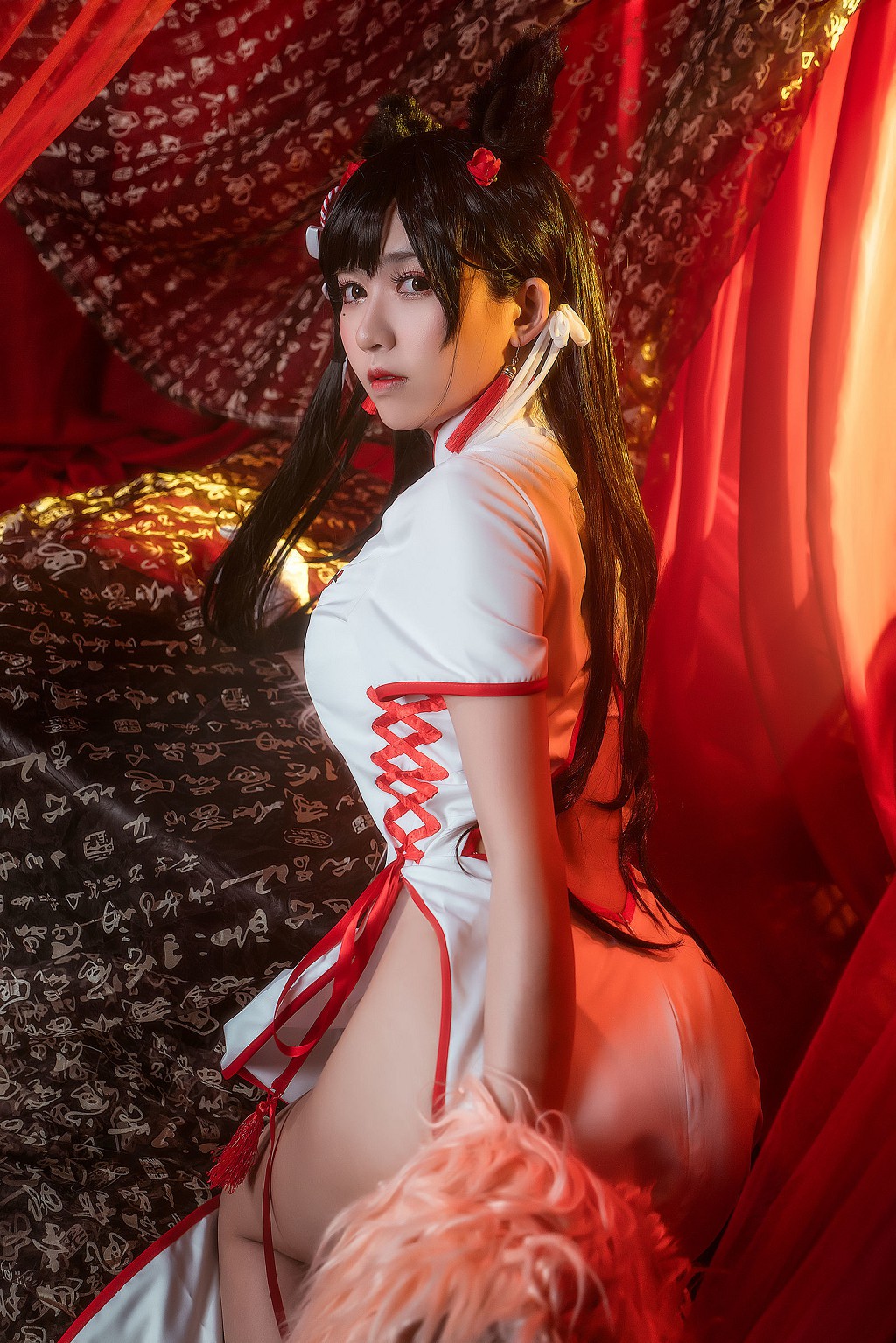 鳗鱼霏儿《碧蓝航线+旗袍+红发魔女》 [Cosplay美女] 写真集[34P]（4/34）