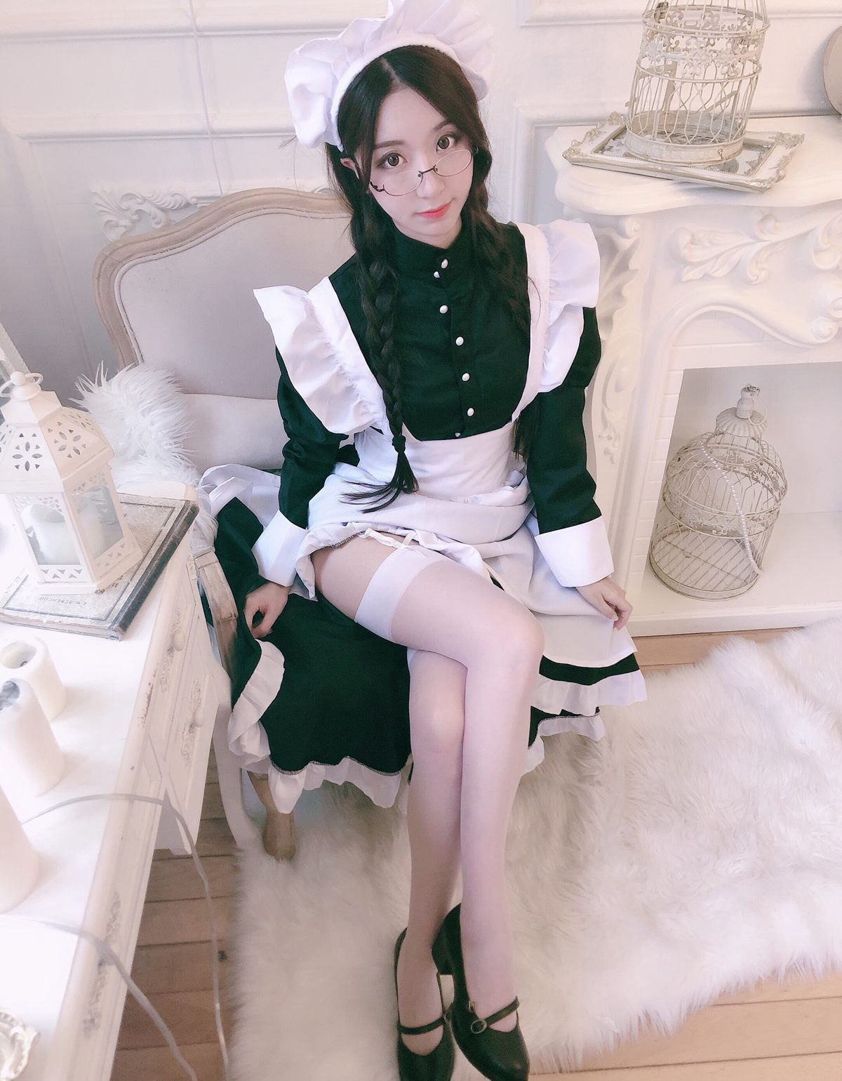 cos美女黑川大尺度白丝袜眼镜高清美腿写真cosplay（1/9）