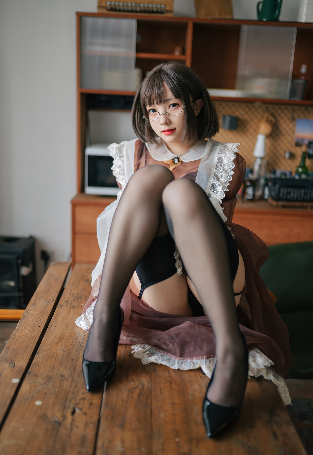 桜桃喵cosplay二次元眼镜美女短发性感黑丝高跟大尺度（1/23）