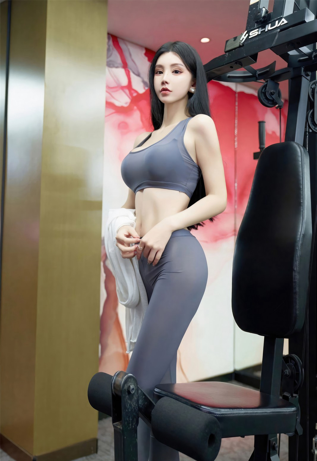 周于希极品美臀紧身健身裤性感身材健身房套图（15/18）